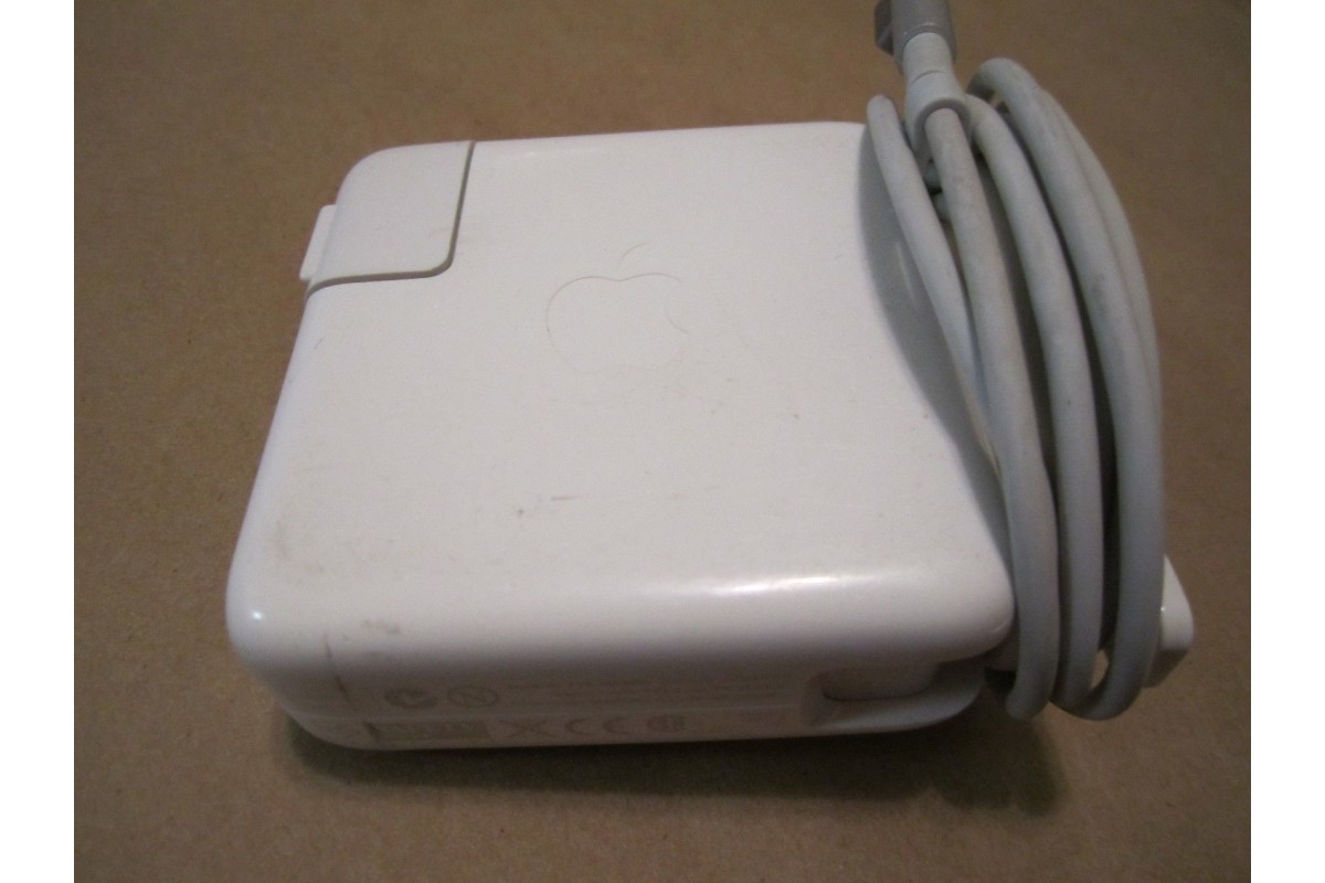 Used Apple 60 W MagSafe 1 Charger (661-5866)